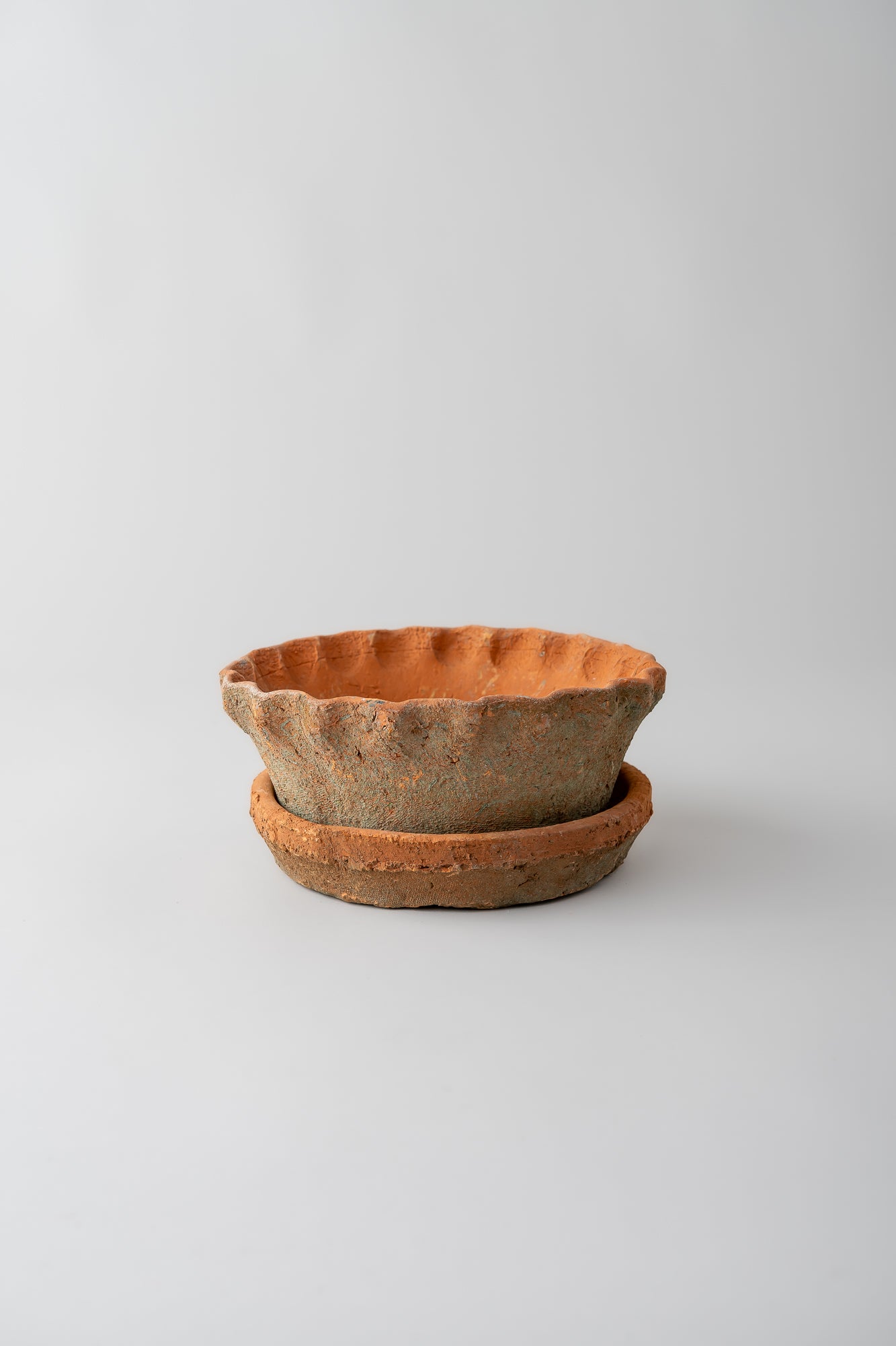 Frilled Redstone Garden Dish with Saucer - Small
