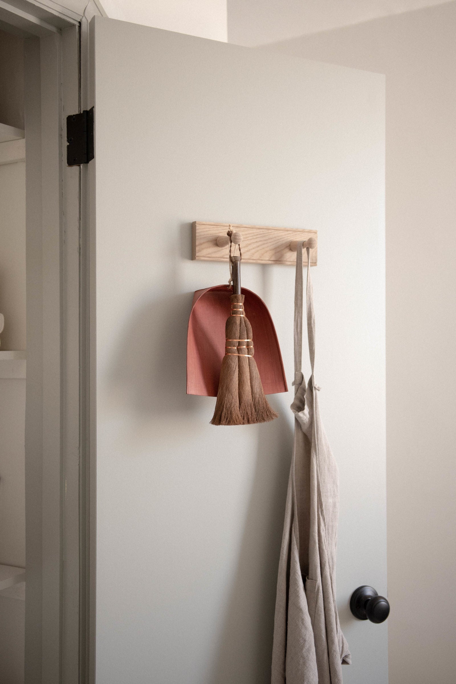 June Home Supply Shaker Peg Rail - Thumbnail 4